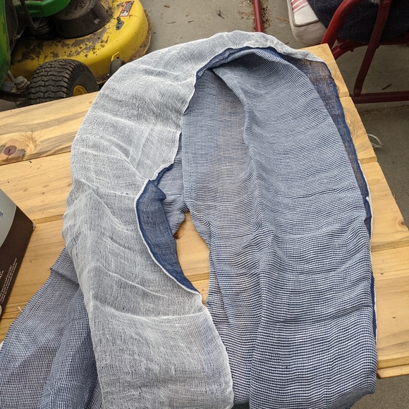 American Rag scarves - Picture 4 of 4